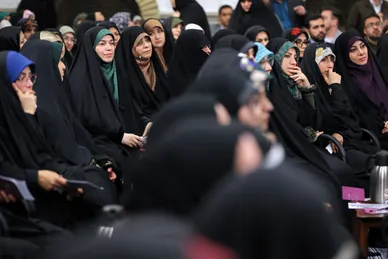 دیدار جمعی از شاعران و اهالی فرهنگ و ادب فارسی با رهبر انقلاب