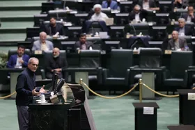 نمایندگان ملت، پزشکیان را به خاطر وضعیت اقتصادی به مجلس فراخواندند