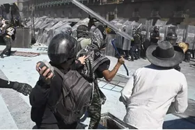 اعتراضات خونین در مکزیک ادامه دارد | ۲۰ معترض و ۱۰۰ پلیس زخمی شدند