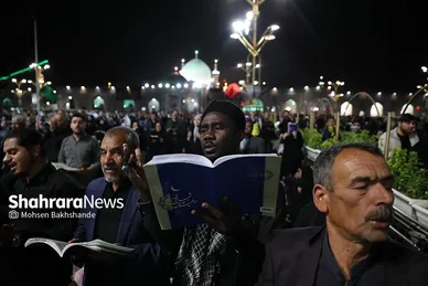مراسم احیاء شب ۲۱ ماه رمضان در حرم مطهر رضوی