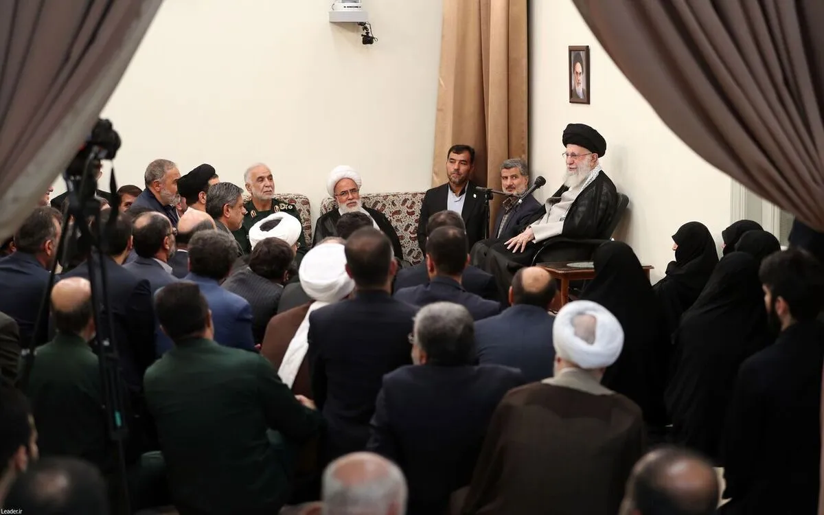 دیدار دست‌اندرکاران کنگره شهدای استان کرمانشاه با رهبر معظم انقلاب | آیت‌الله خامنه‌ای: در کار‌های فرهنگی و هنری، میزان تاثیرگذاری بر جوانان مهم است + فیلم