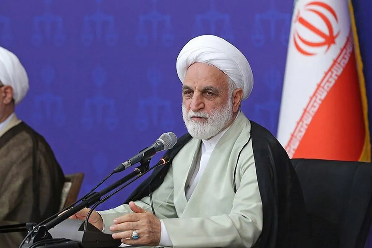 اژه‌ای: دانشگاه کانونی پیشرو است و نباید یک فضای بسته باشد