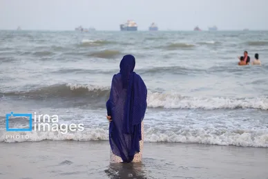 گزارش تصویری | آخرین چهارشنبه ماه صفر در ساحل بندرعباس