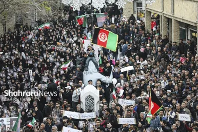 گزارش تصویری | اجتماع مهاجران افغانستانی در سوگ امام امت در محله گلشهر مشهد