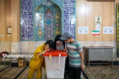 عکس‌هایی از دور دوم انتخابات ریاست جمهوری در مشهد (۴)