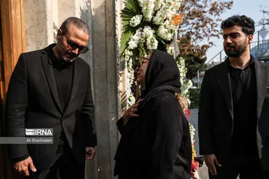 عکس‌هایی از مراسم ترحیم همسر علیرضا قربانی