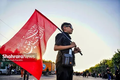 گزارش تصویری | اقامه نماز بر پیکر قائد شهید در خیابان های اطراف مصلی تهران