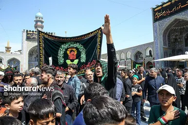 گزارش تصویری | عزاداری زائران رضوی در سوگ رحلت پیامبر اکرم (ص) و شهادت امام حسن مجتبی (ع) در حرم رضوی