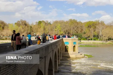 نوروزگردی | اصفهان سی و سه پل