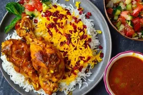 آشنایی با چند ترفند ساده برای خوشمزه&zwnj;ترشدن غذا&zwnj;های ایرانی
