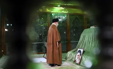 حضور رهبر معظم انقلاب در مرقد مطهر امام خمینی(ره) و گلزار شهیدان