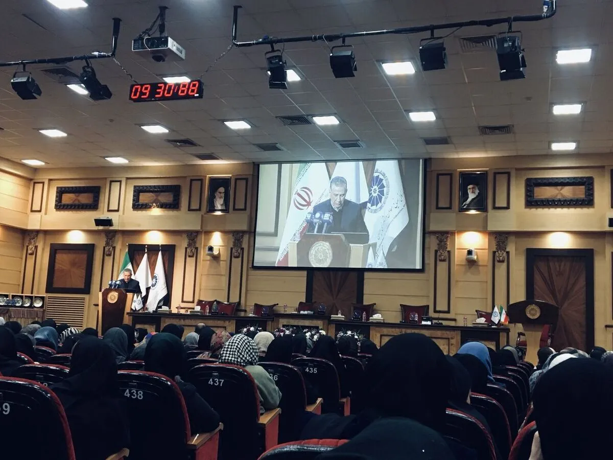 رئیس اتاق بازرگانی ایران: توسعه نقش زنان در مدیریت کشور اولویت دولت است