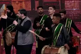 مداحی سید مجید بنی&zwnj;فاطمه و دمام زنی رضا هلالی در حسینیه معلی + فیلم