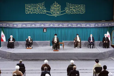 دیدار جمعی از مسئولان نظام و مهمانان شرکت کننده در کنفرانس وحدت اسلامی با رهبر معظم انقلاب