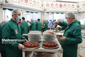 میزبانی قائم&zwnj;شهری&zwnj;ها از زائران رضوی در چایخانه امام رضا (ع)