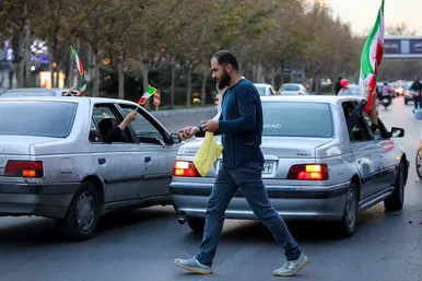  شادی مردم مشهد بعد از برد تیم ملی ایران