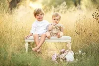 یادگیری مهارت‌های زندگی توسط کودک از طریق رابطه خواهر و برادری