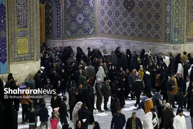 حال و هوای حرم مطهر رضوی در شب نیمه شعبان