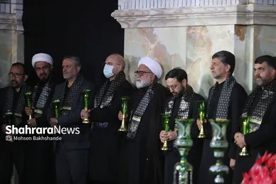 آیین خطبه خوانی شب شهادت امام رضا(ع) در حرم مطهر رضوی