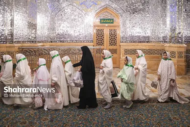 گزارش تصویری | ضیافت افطار دختران روزه اولی در حرم مطهر امام رضا(ع)