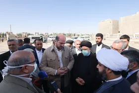 آیت&zwnj;الله رئیسی از بیمارستان نیمه ساخته ۹۶ تختخوابی پیشوا بازدید کرد
