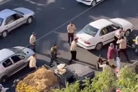 ویدئو | برخورد خشونت آمیز ماموران شهرداری قزوین با دستفروشان خیابانی!