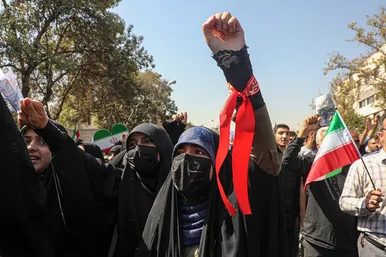 راهپیمایی مردم مشهد در محکومیت اغتشاشات اخیر و تشییع شهدای مدافع امنیت