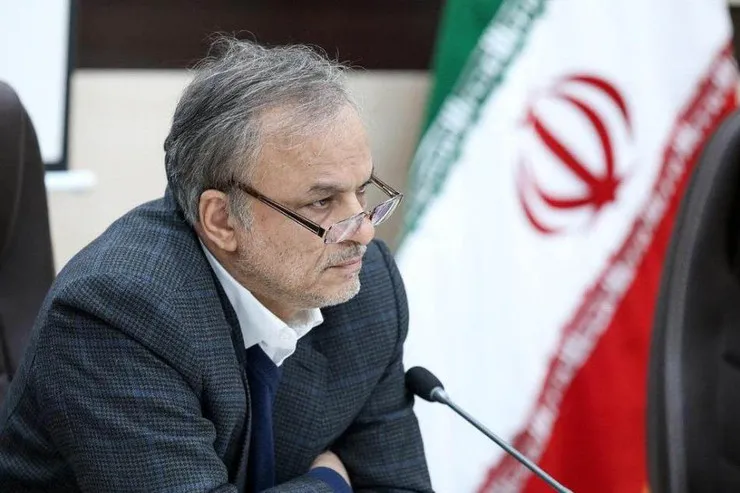 رزم حسینی از مجلس کارت زرد گرفت