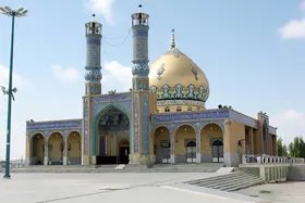 اهدای &laquo;نشان ملی مودت&raquo; در همایش ملی بزرگداشت امامزادگان در دهه کرامت ۱۴۰۴