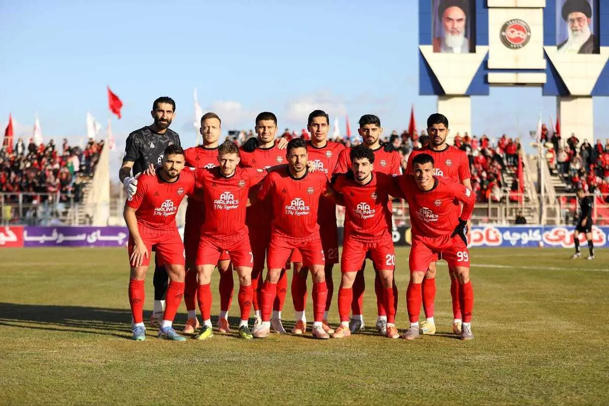 تراکتور در نقل و انتقالات بمب می‌ترکاند