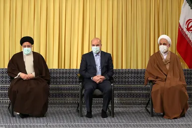 عکس | دیدار جمعی از مسئولان نظام و سفیران کشورهای اسلامی با مقام معظم رهبری