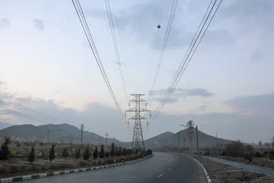 سلامت زیر فشار برق