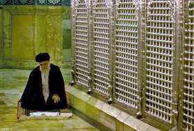 آیا دفن امانتی پیکر &laquo;رهبر شهید&raquo; در حرم حضرت معصومه (س) صحت دارد؟