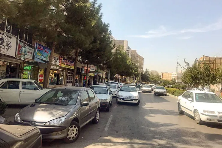 مسکونی‌ها جای پارک کافی ندارند