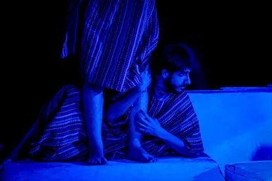 نمایش آئینی «آهوان» 