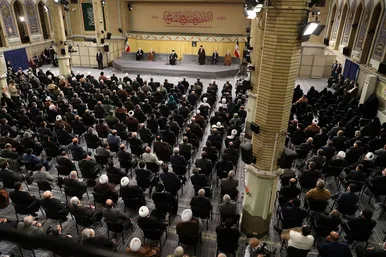 عکس | دیدار جمعی از مسئولان نظام و سفیران کشورهای اسلامی با مقام معظم رهبری