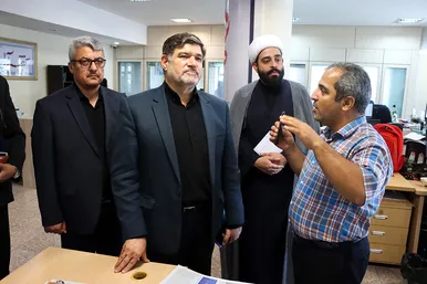 حضور مخاطبان و مسئولان در روزنامه شهرآرا به مناسبت روز خبرنگار