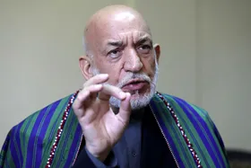 کرزی: با طالبان درباره بازگشت زنان به کار و مدرسه تبادل نظر کرده&zwnj;ام