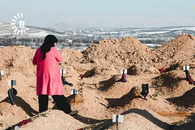 عکس‌هایی از قبرستان جانباختگان بی نام و نشان زلزله ترکیه