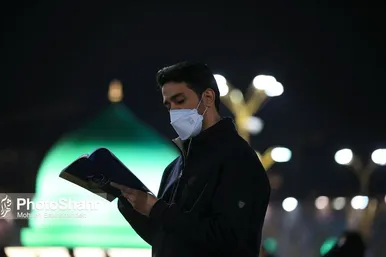 مراسم احیاء شب ۱۹ ماه رمضان در حرم مطهر رضوی