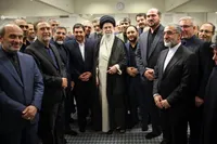 دیدار اعضای هیئت دولت سیزدهم با رهبر معظم انقلاب | حضرت آیت‌الله خامنه‌ای: دولت آقای رئیسی، دولت کار و امید و حرکت بود + فیلم و عکس
