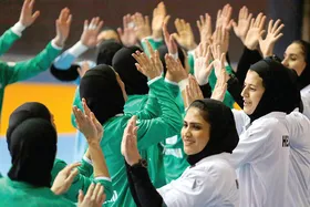 برد اقتصادی تیم فوتسال بانوان هیات فوتبال خراسان رضوی| حکم صعود مشهدی&zwnj;ها امضا شد