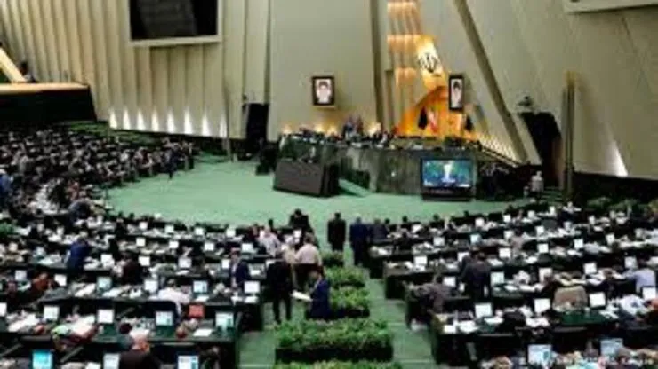 عزم جدی مجلس برای سامان‌دهی بازار خودرو | خودروسازان ملزم به فروش فوری می‌شوند