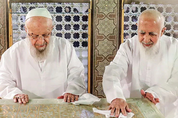 مضجع منور امام رضا (ع) غبارروبی شد