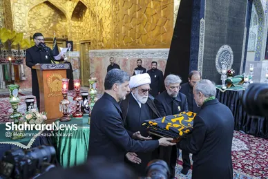 گزارش تصویری | آئین اذن عزای حسینی و تعویض پرچم گنبد حرم مطهر رضوی همزمان با آغاز ماه محرم