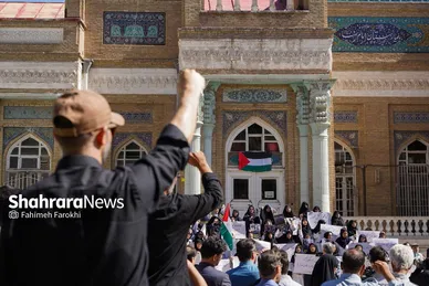 گزارش تصویری | تجمع جامعه پزشکی مشهد در بیمارستان امام رضا (ع) در اعتراض به نسل کشی رژیم صهیونیستی در غزه