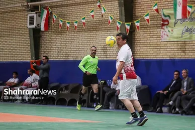 گزارش تصویری | بازی خیرخواهانه یاران خداداد عزیزی به مناسبت عید غدیر در کانون اصلاح و تربیت مشهد