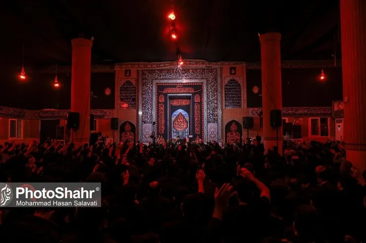 متفاوت‌ترین مداحی حاج محمود کریمی در شب‌های قدر در حرم مطهر رضوی + ویدئو