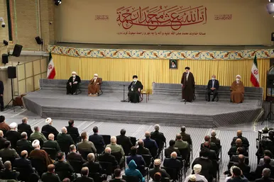عکس | دیدار جمعی از مسئولان نظام و سفیران کشورهای اسلامی با مقام معظم رهبری