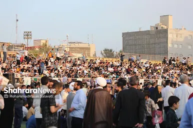 هوادارن سعید جلیلی در انتظار حضور او در استادیوم تختی مشهد
